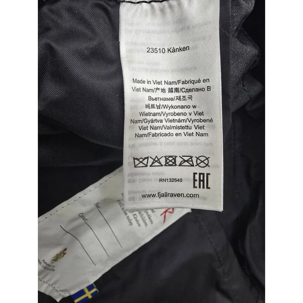 Fjällräven Kånken Black Backpack 16L 3-Pocket Zip Logo MPN 23510